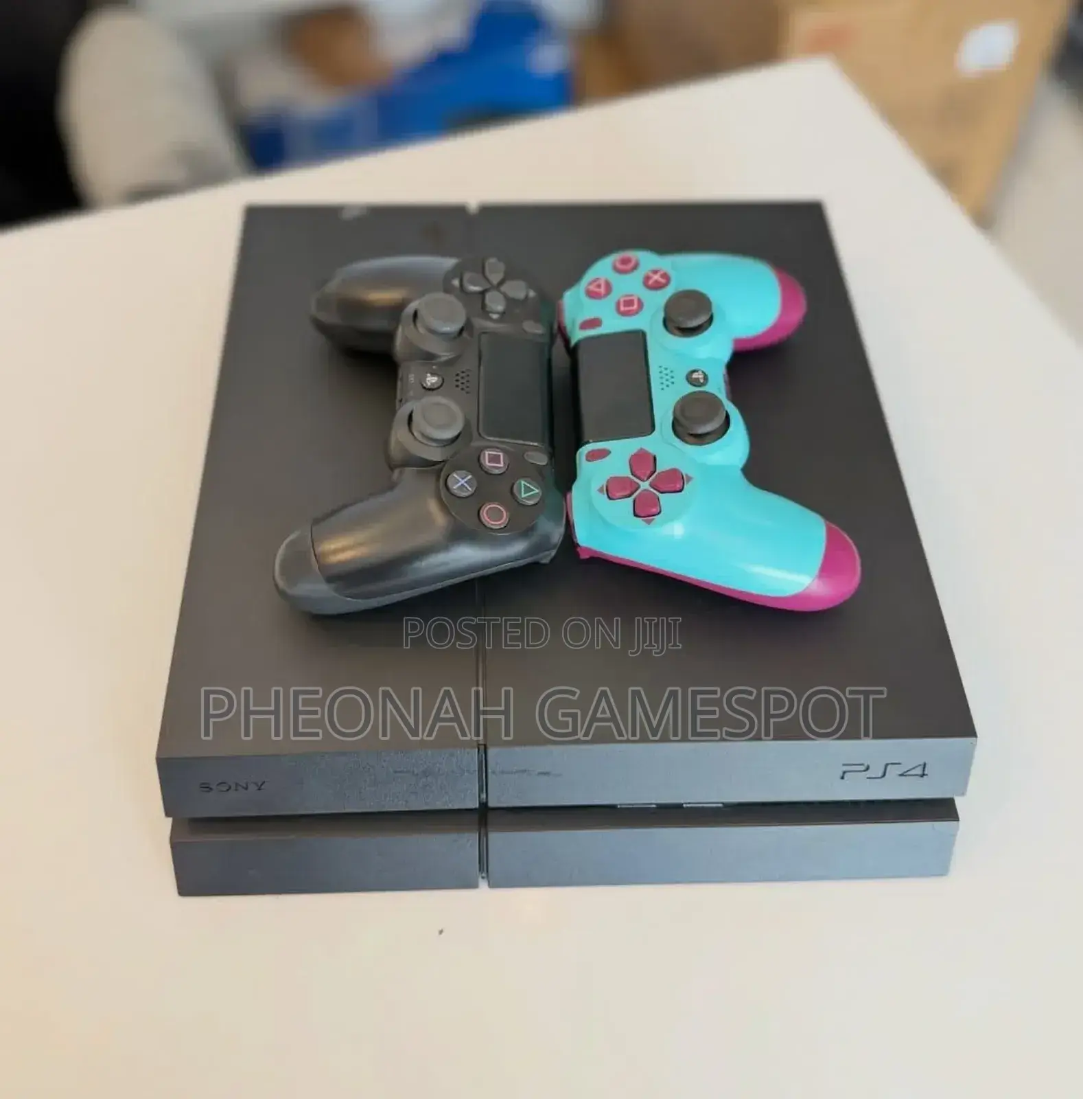 The Playstation That Lives Life on the Edge. 12 Games, 2 Pads, Chipped