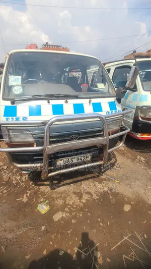 Toyota HiAce 1993 White
