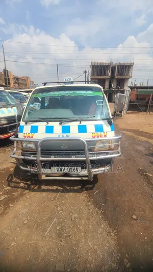 Toyota HiAce 1992 White