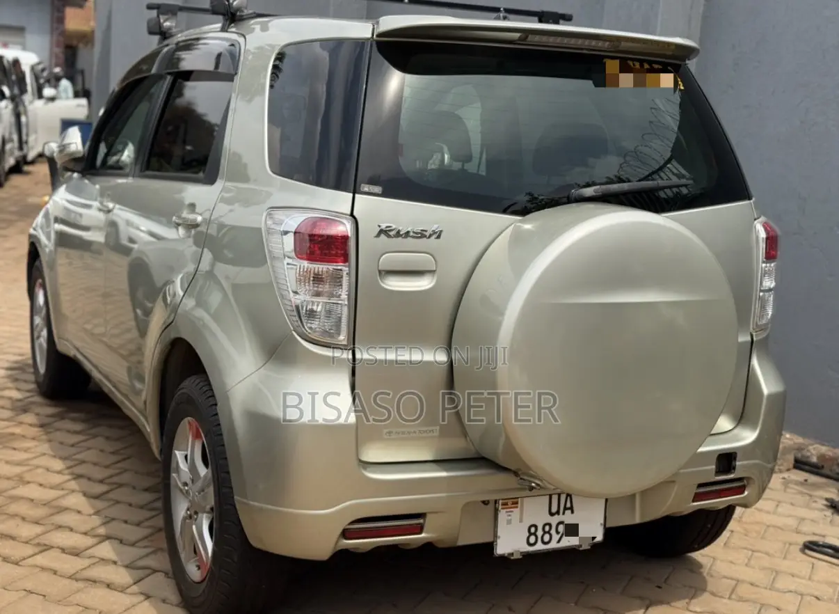 Toyota Rush 1.5 AWD 2010 Green