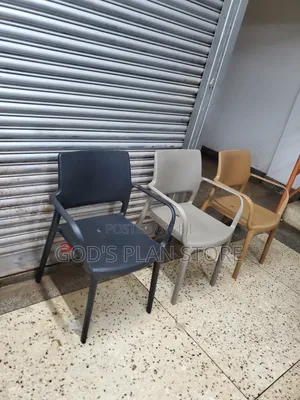 Basic Plastic Chairs Plastic Chairs