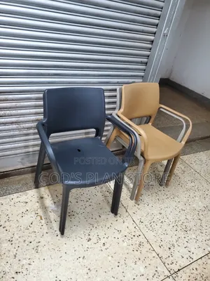 Basic Plastic Chairs Plastic Chairs