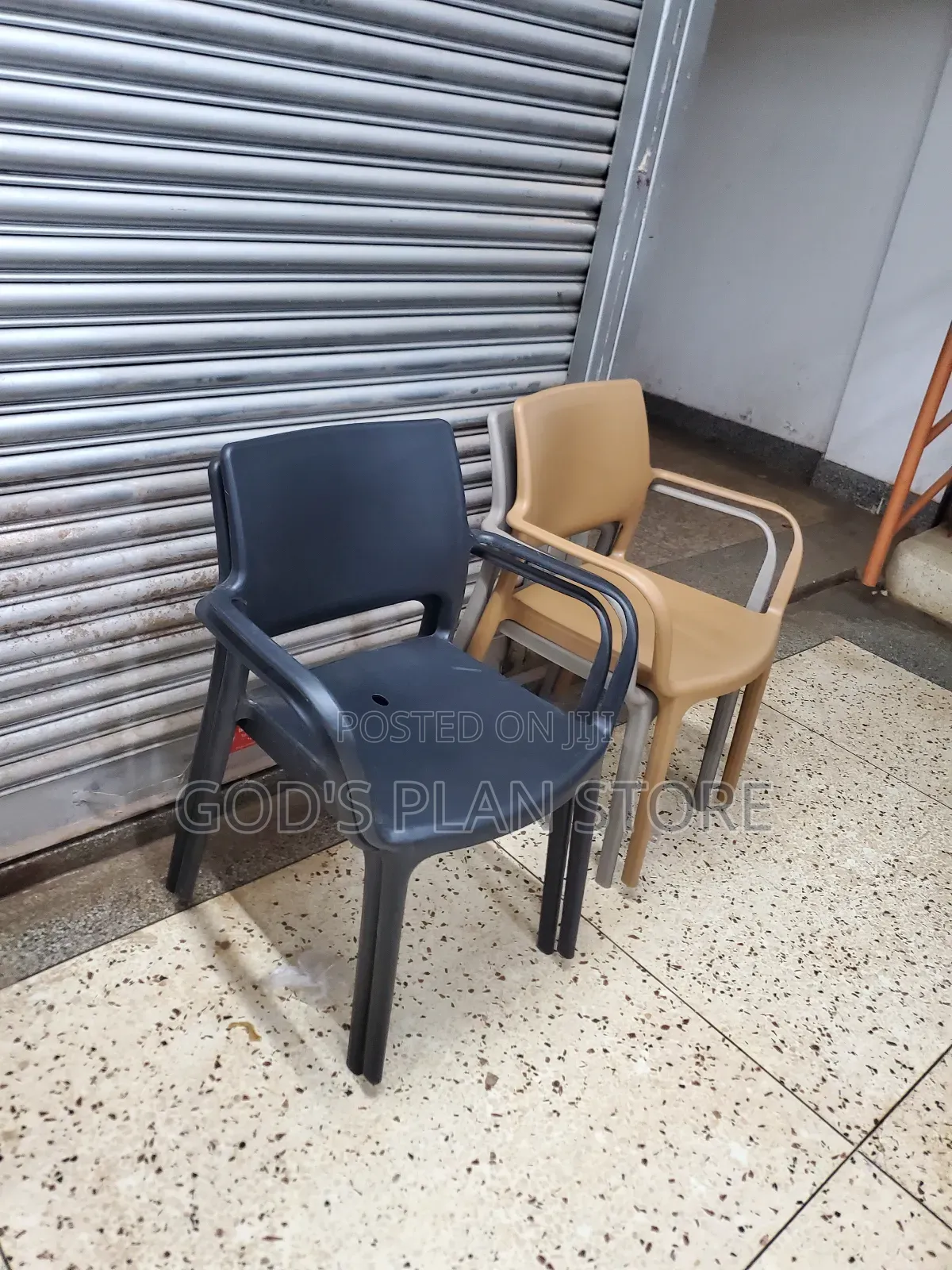 Basic Plastic Chairs Plastic Chairs
