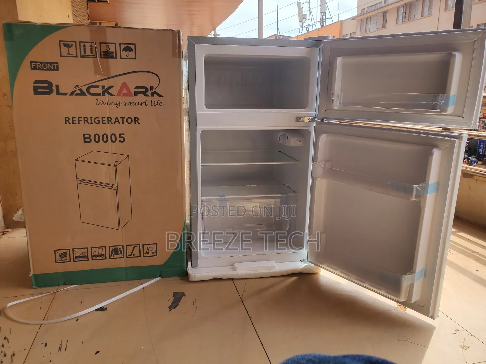 It's Blackark Refrigerator 130ltrs