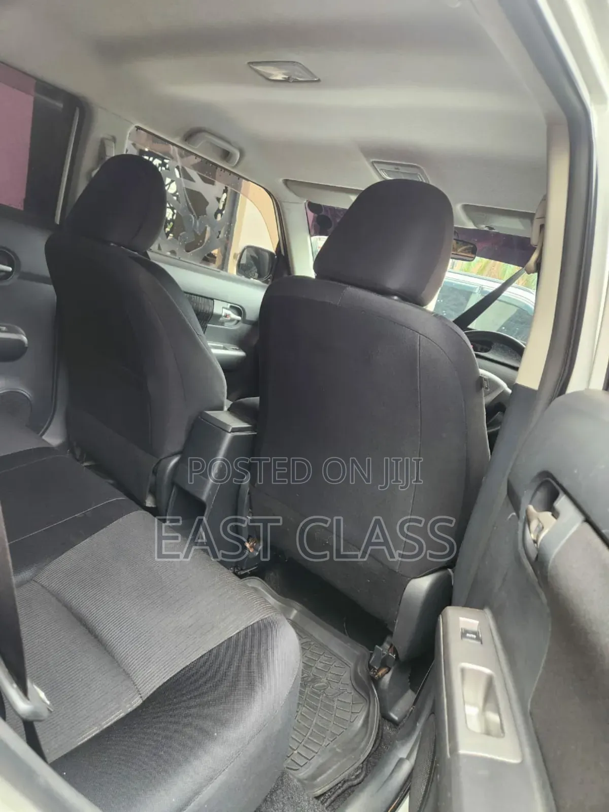 Toyota Corolla Rumion Hatchback 1.5 FWD 2012 White