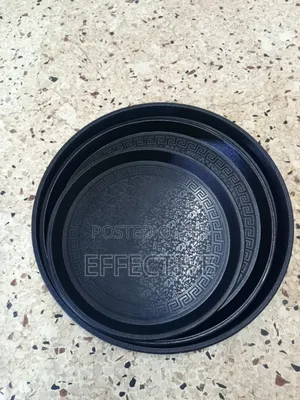 3pcs Circular Black Plastic Serving Trays.