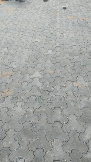 New Advanced Proffetional Installer for Pavers at Only 7000perqm