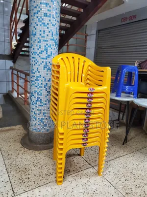 Geniuses Plastic Chairs Plastic Chairs