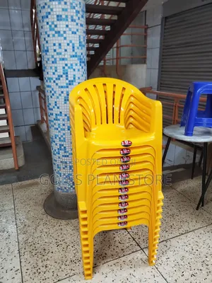 Geniuses Plastic Chairs Plastic Chairs
