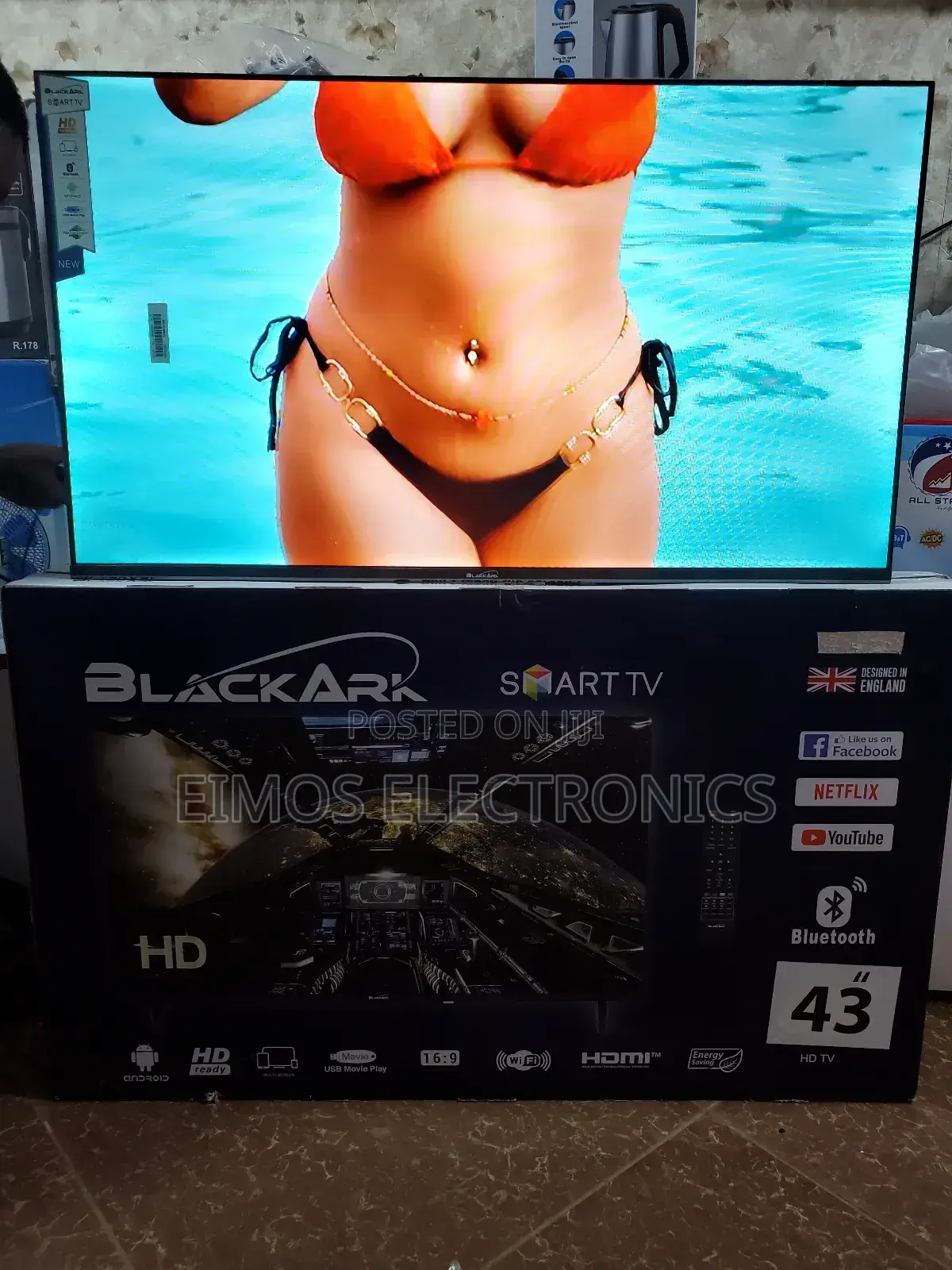 Black Ark 43" Smart Good for Living Room
