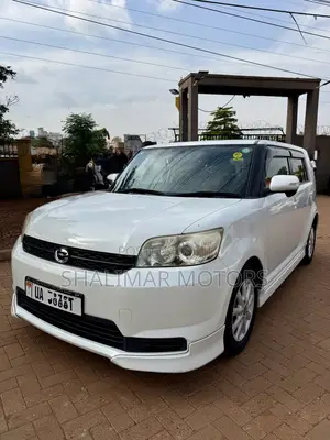 Toyota Corolla Rumion Hatchback 1.5 FWD 2012 White