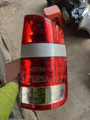 Noah 2004 Backlight (Rear Light)