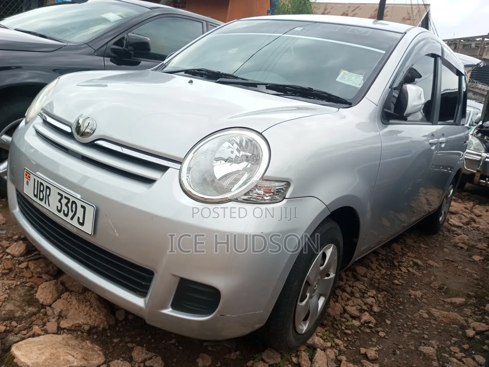Toyota Sienta 2010 Ivory