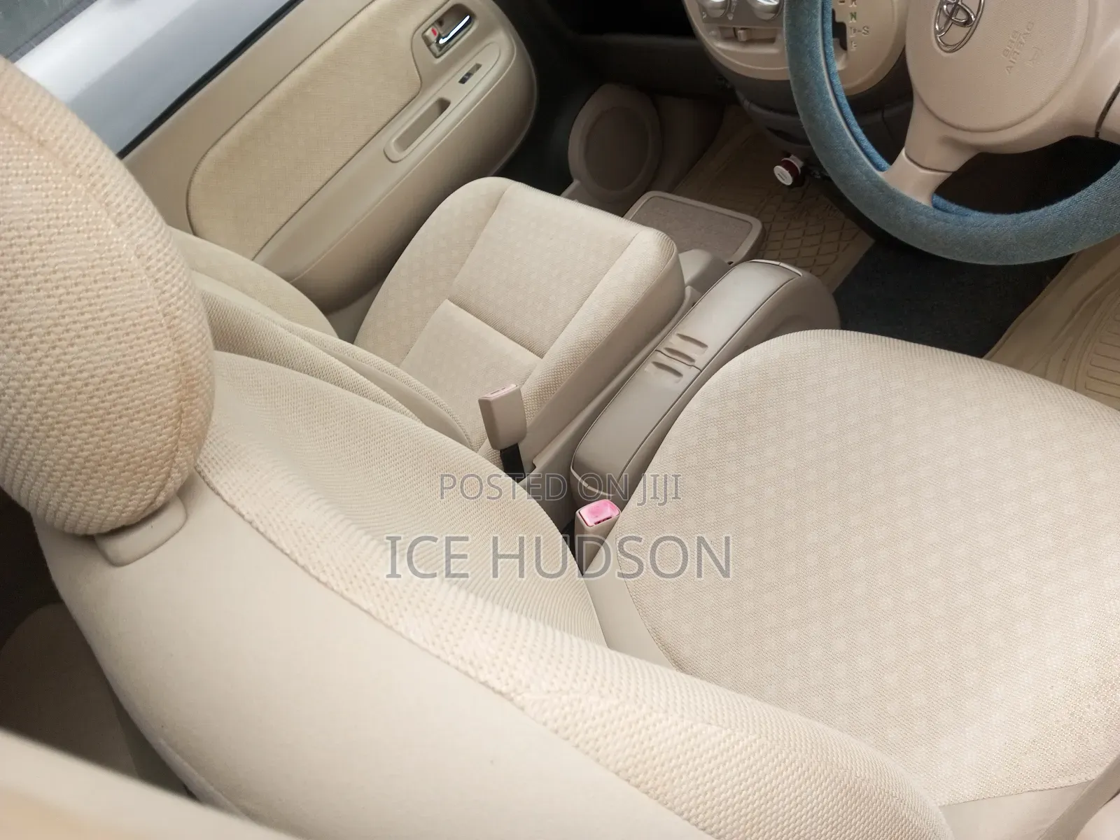 Toyota Sienta 2010 Ivory