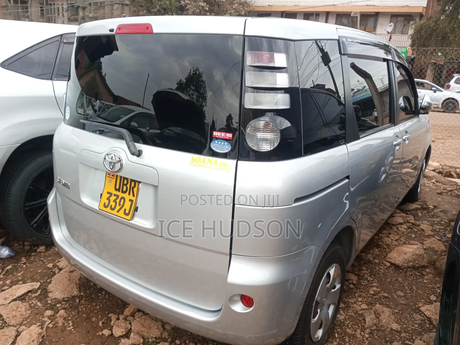 Toyota Sienta 2010 Ivory