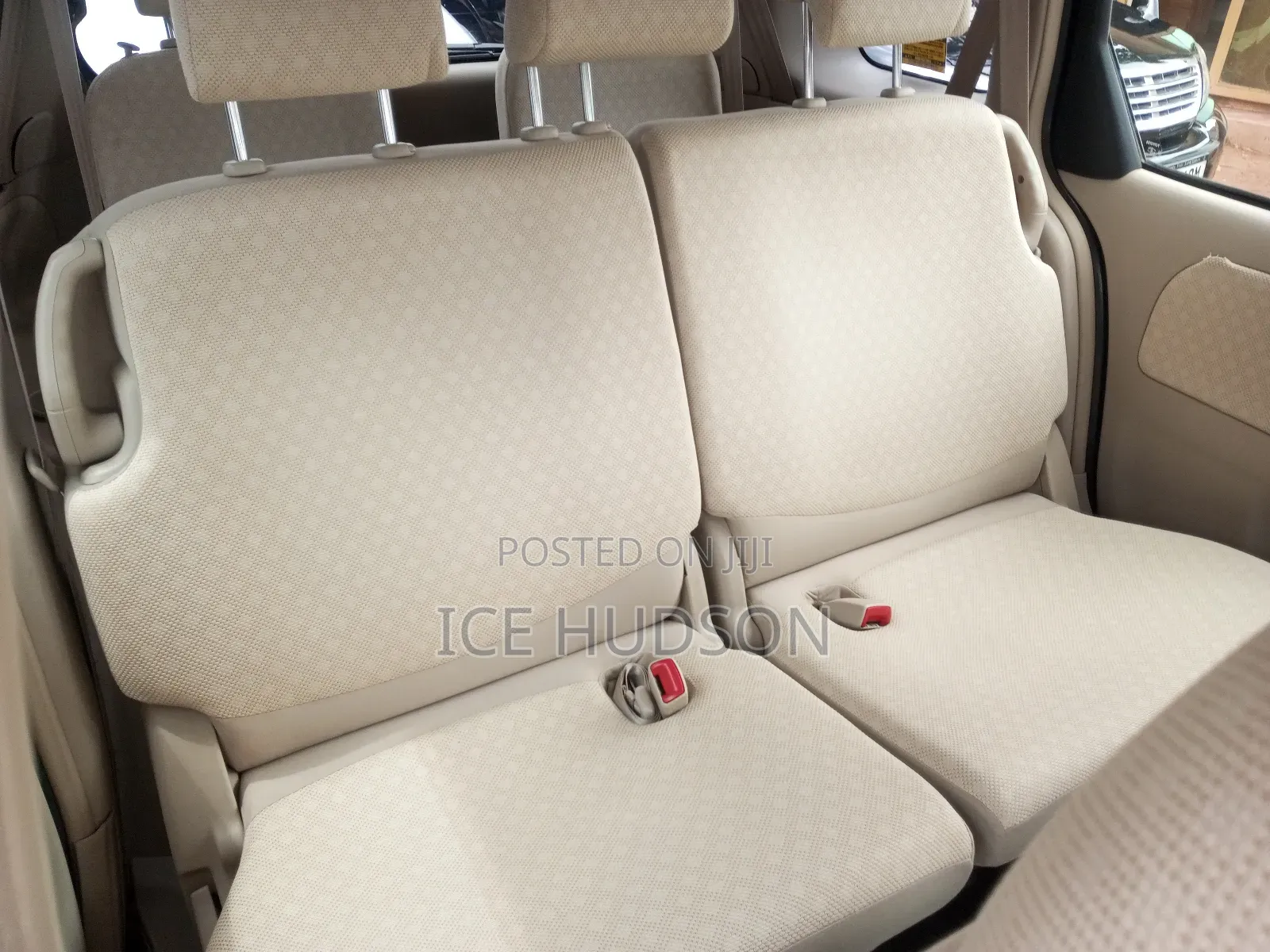 Toyota Sienta 2009 Ivory
