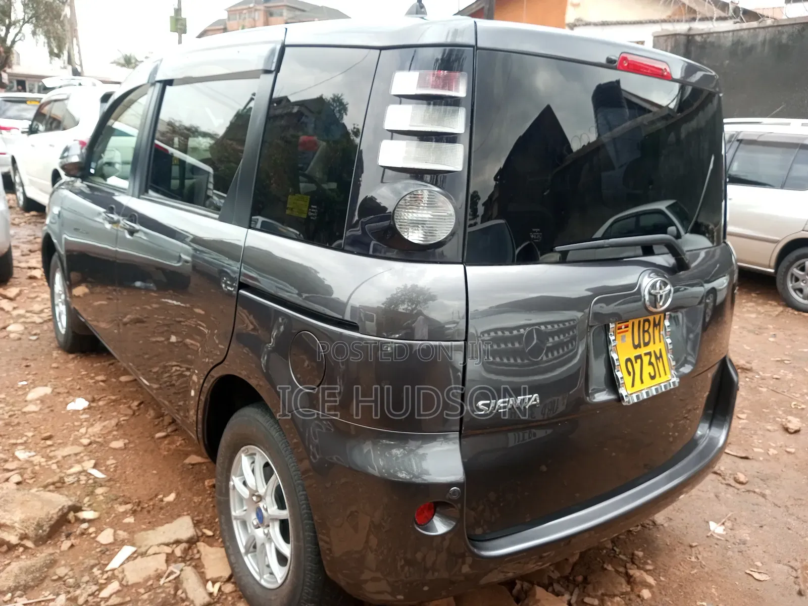 Toyota Sienta 2009 Ivory