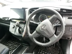 Toyota Wish 2012 Ivory