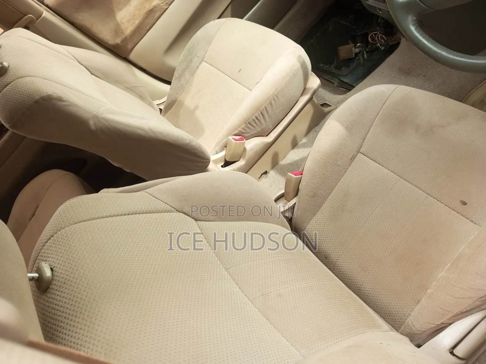 Toyota Ipsum 2000 Beige