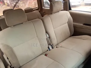 Toyota Ipsum 2000 Beige