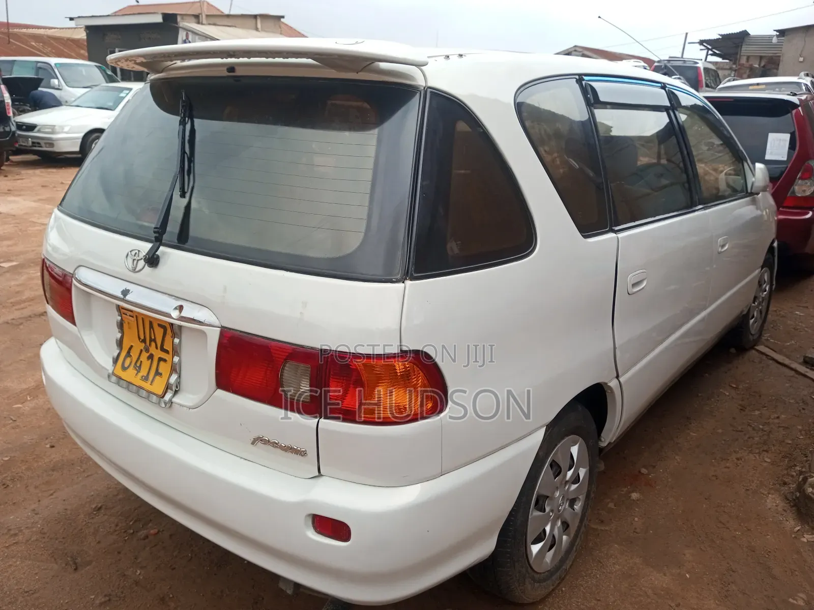 Toyota Ipsum 2000 Beige