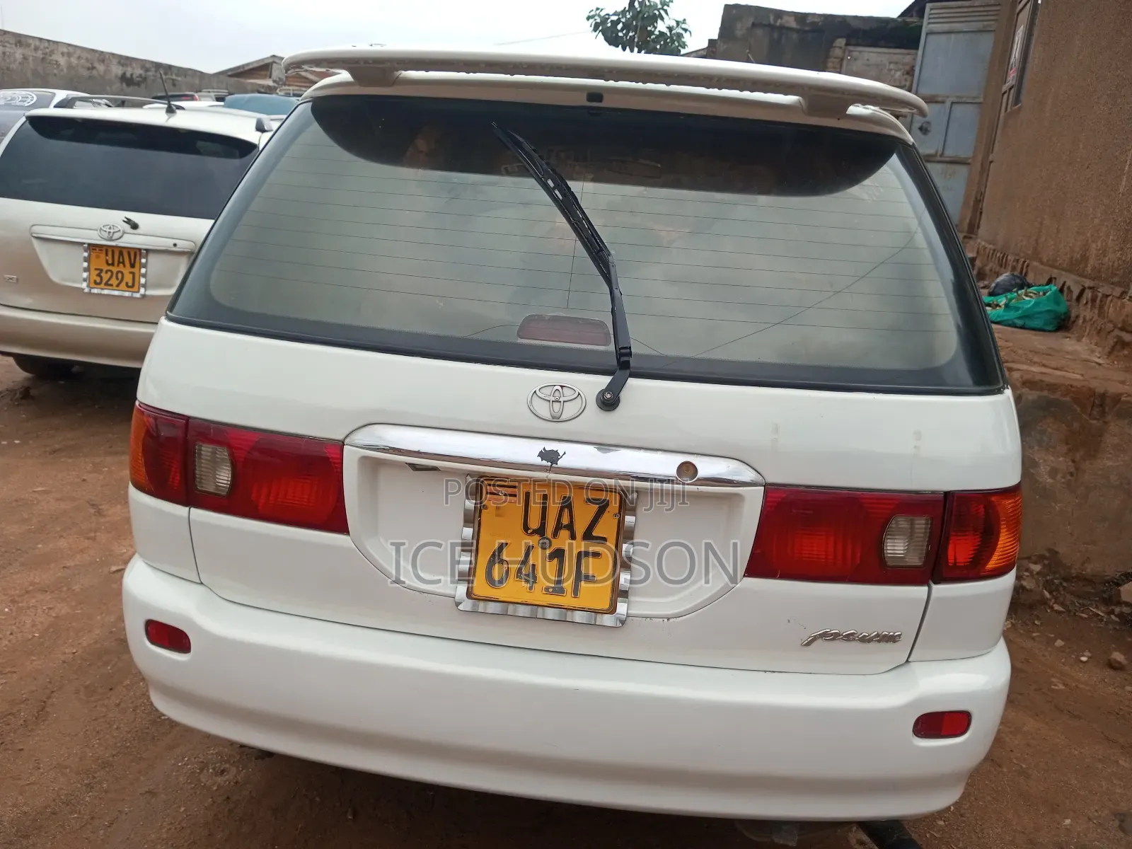 Toyota Ipsum 2000 Beige