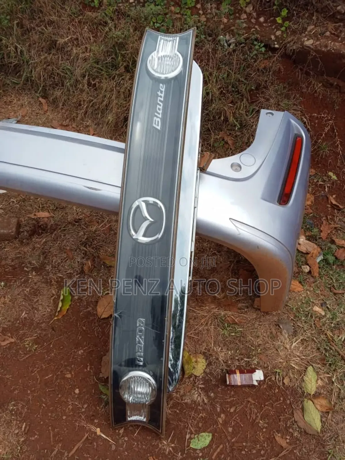Mazda Biante Boot Reflector