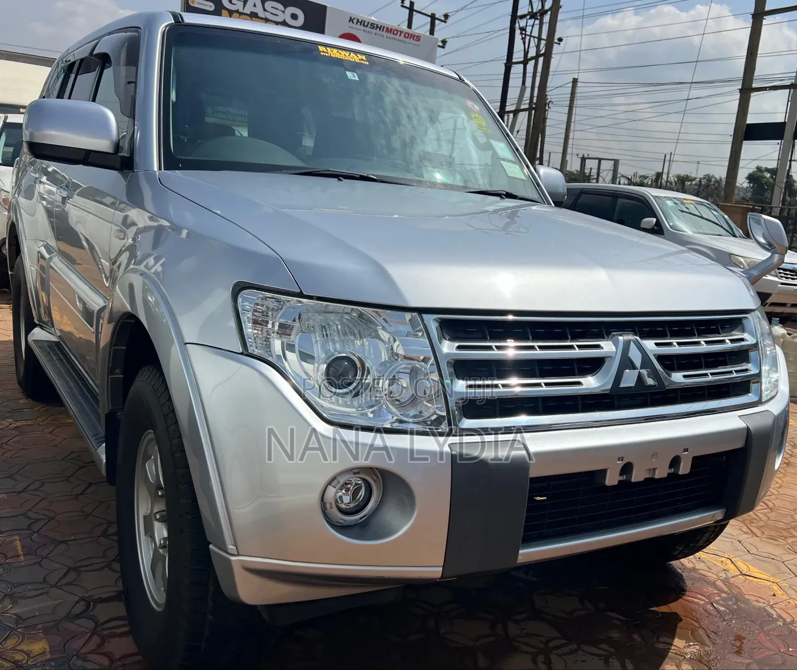 Mitsubishi Pajero 2012 Silver