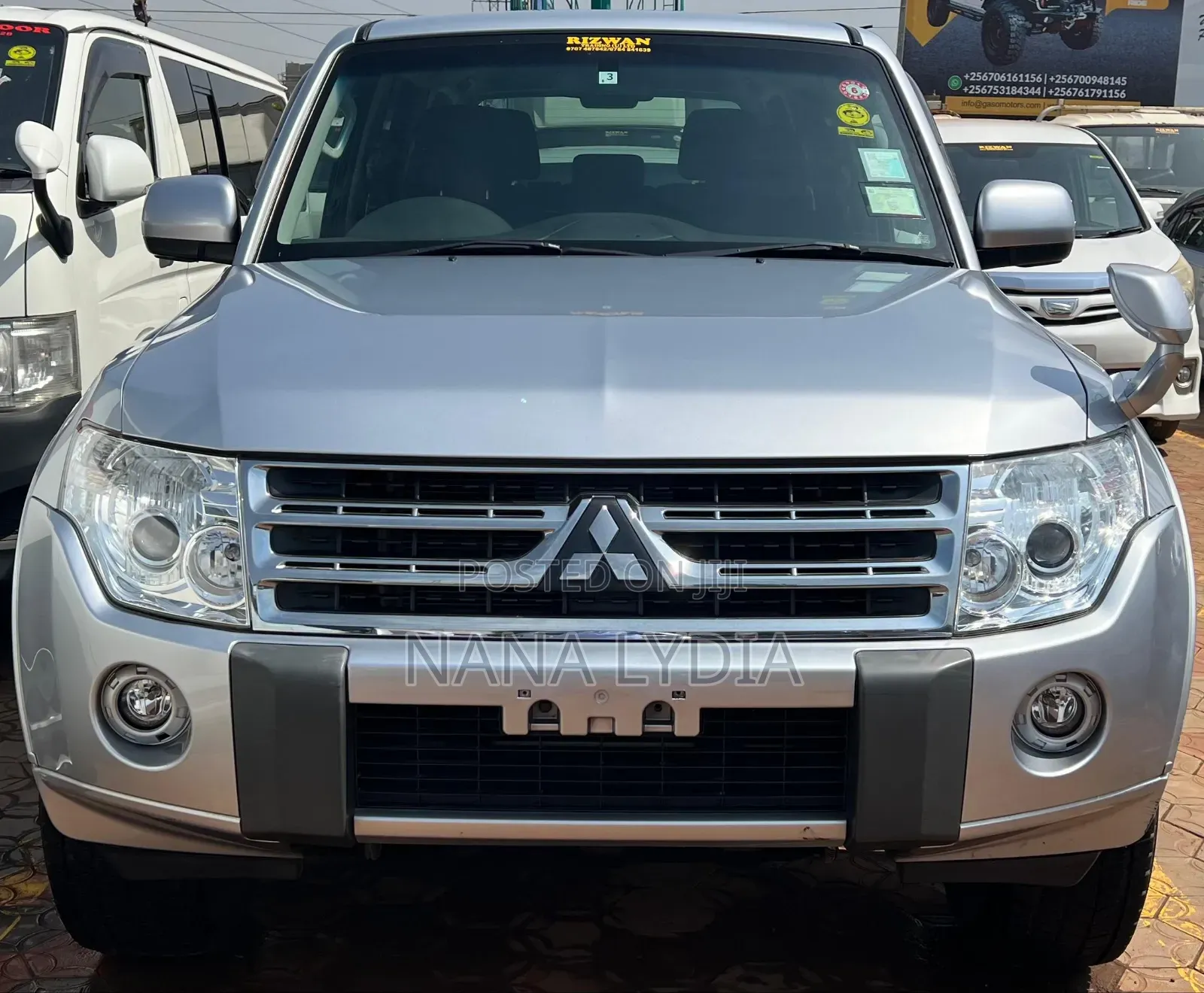 Mitsubishi Pajero 2012 Silver