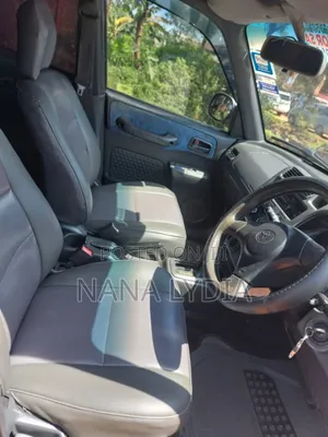 Mitsubishi Pajero 2012 Silver