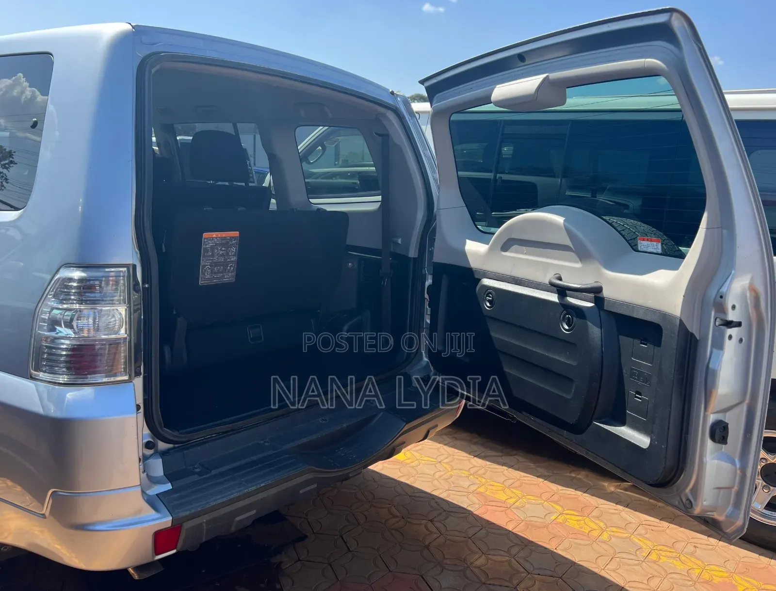 Mitsubishi Pajero 2012 Silver