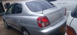 Toyota Platz 1.5 FWD 2004 Silver