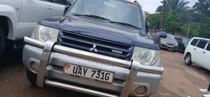 Mitsubishi Pajero IO 2000 Blue