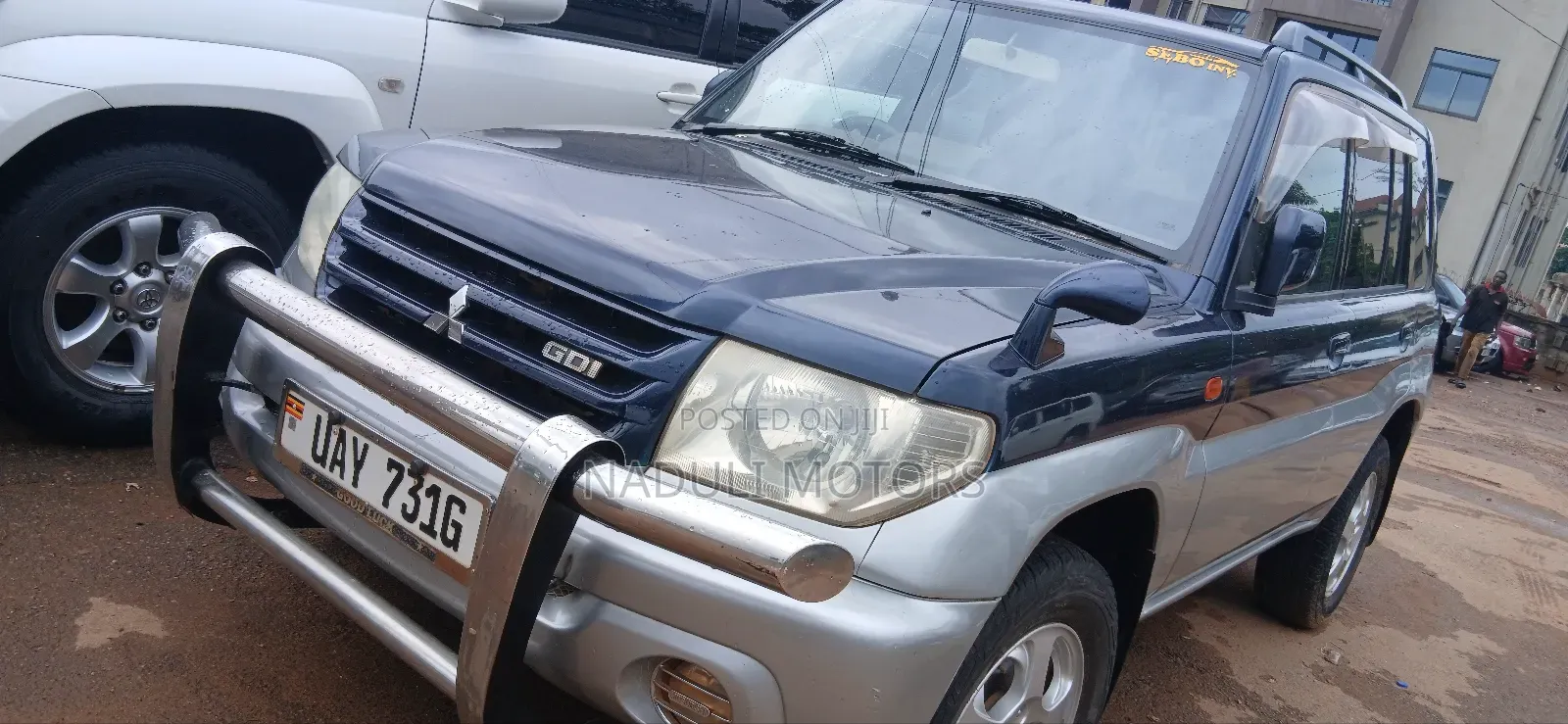 Mitsubishi Pajero IO 2000 Blue