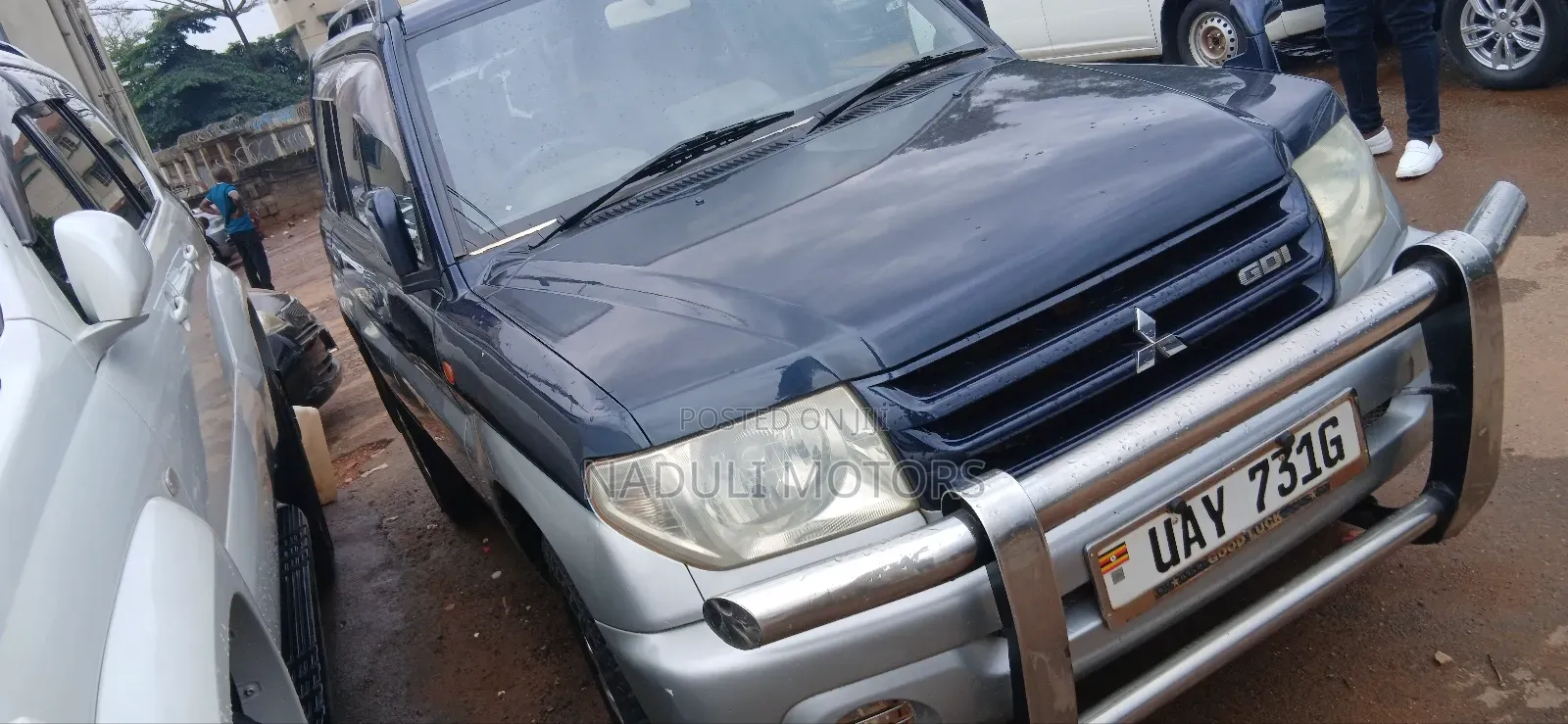 Mitsubishi Pajero IO 2000 Blue