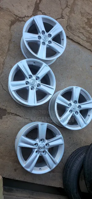 Rim 15 Ist and Other Cars