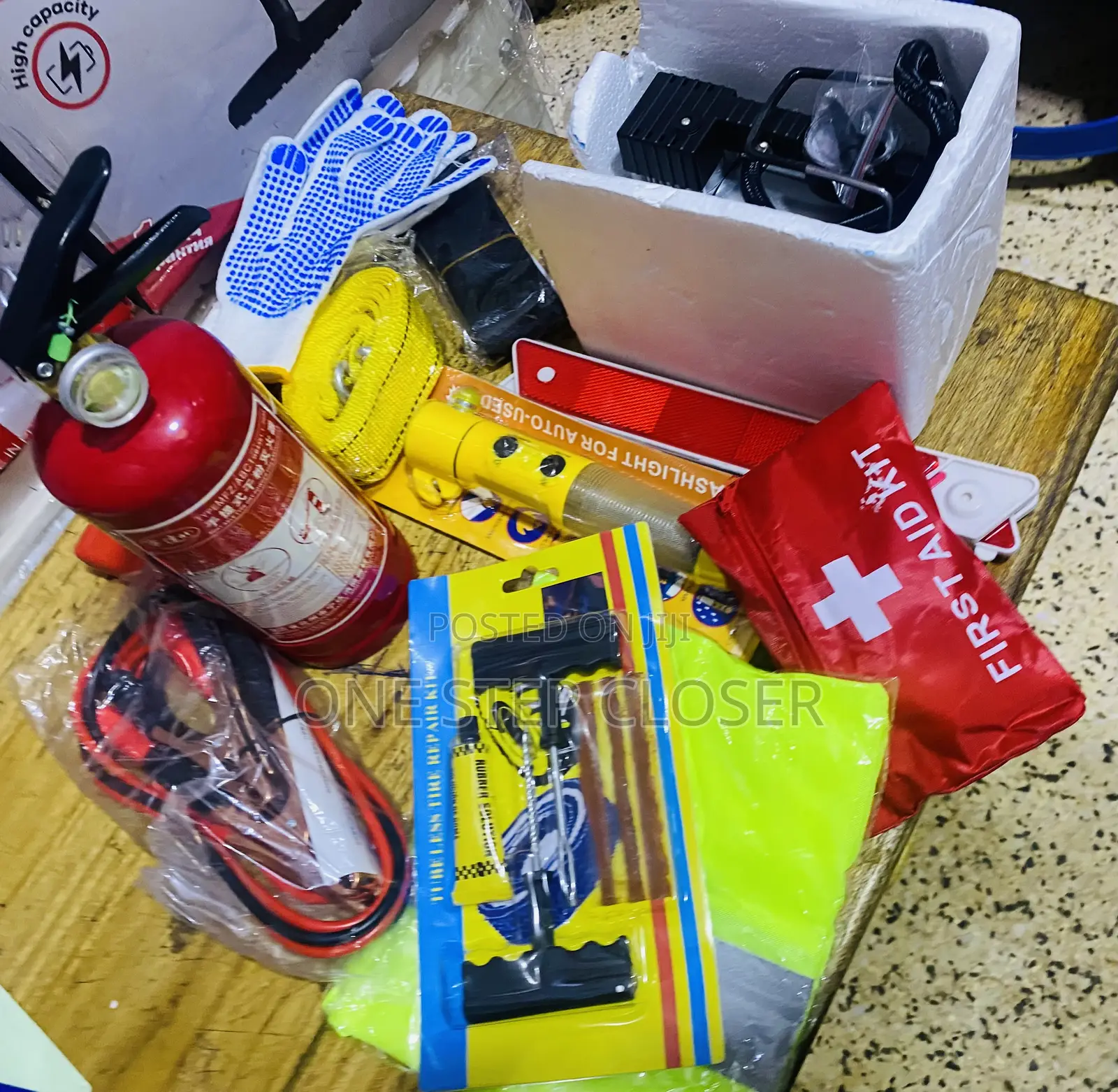 Saftey Car Kit With Fire Extinguisher, Tire Inflator,First Aid Kit