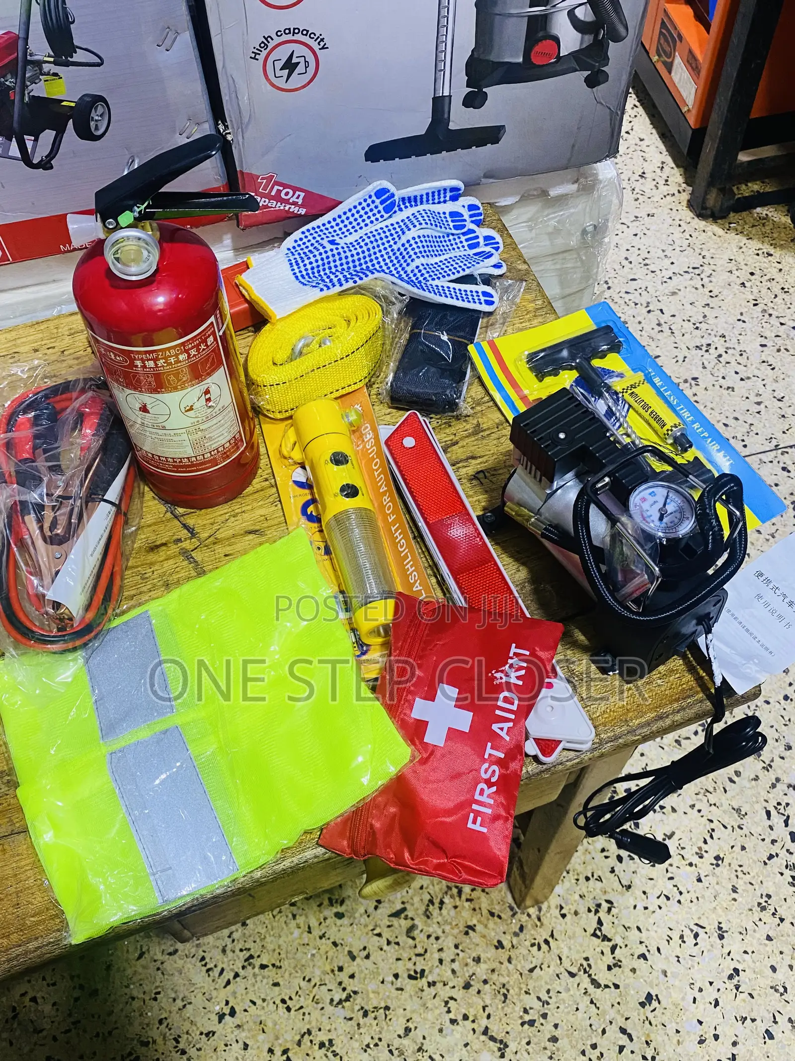 Saftey Car Kit With Fire Extinguisher, Tire Inflator,First Aid Kit