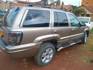 Jeep Grand Cherokee 2006 Gold