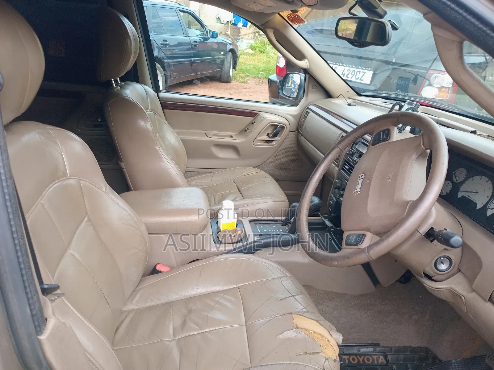 Jeep Grand Cherokee 2006 Gold