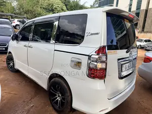 Toyota Noah 2011 White