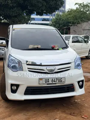 Toyota Noah 2011 White
