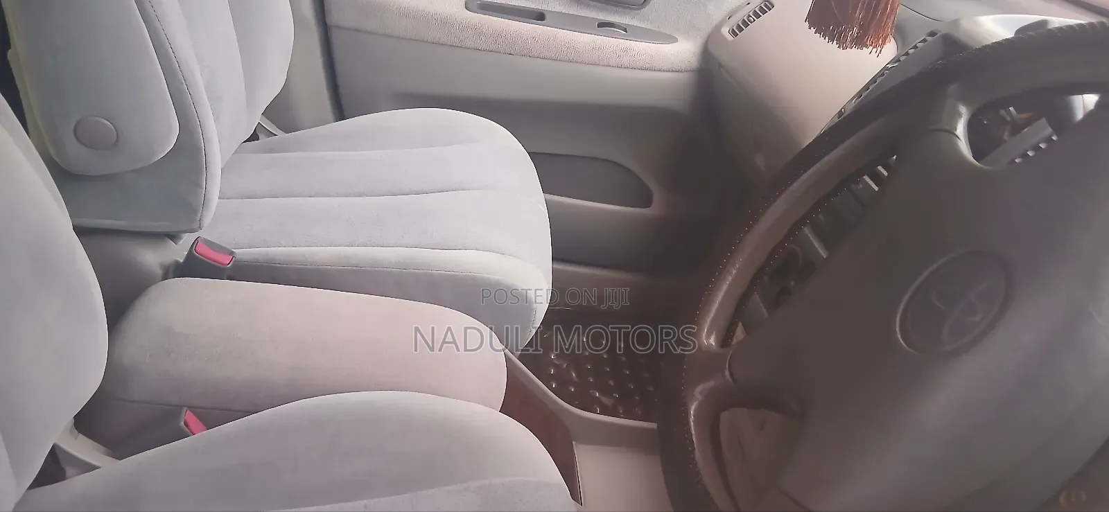 Toyota Nadia 2002 Silver