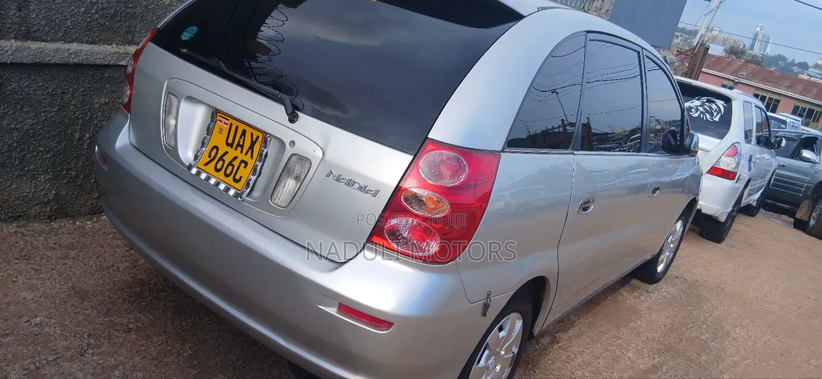 Toyota Nadia 2002 Silver