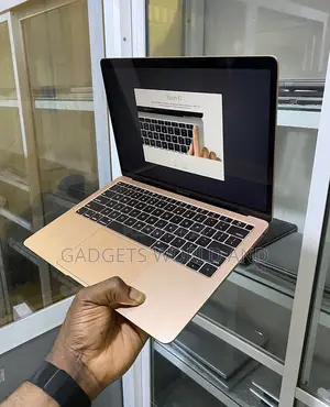 New Laptop Apple MacBook Air 2019 8GB Intel Core i5 SSD 256GB