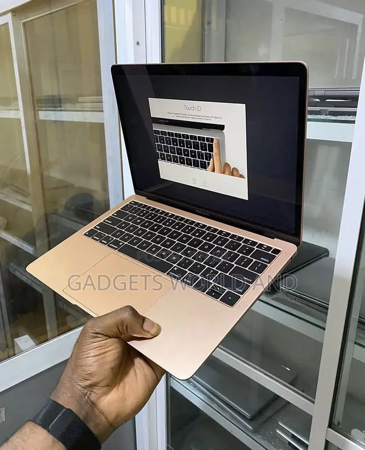 New Laptop Apple MacBook Air 2019 8GB Intel Core i5 SSD 256GB