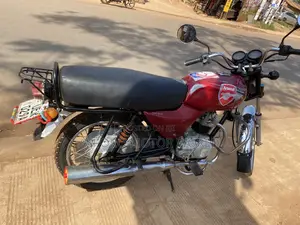 Bajaj Boxer 100 2022 Red