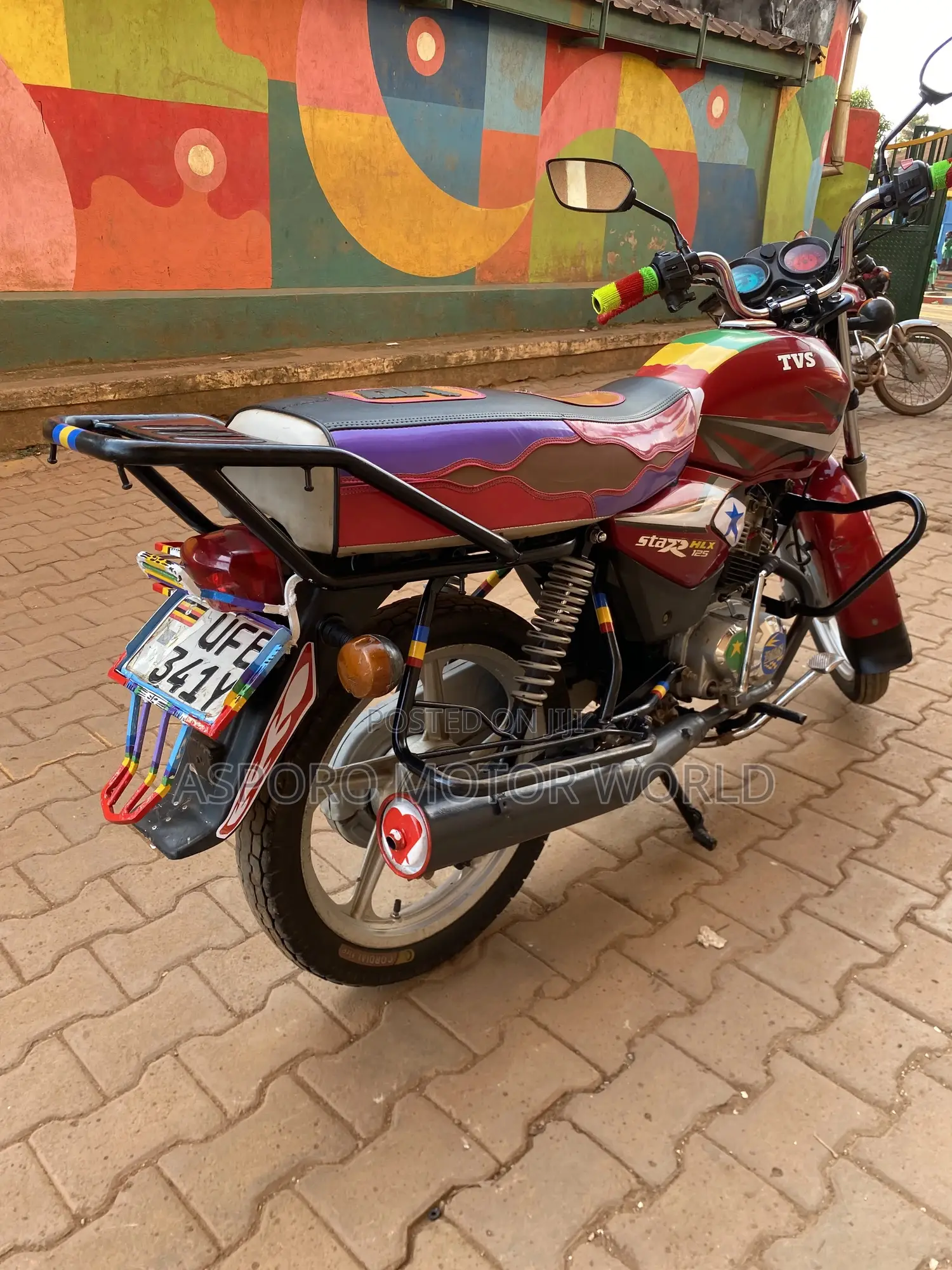 TVS HLX 125 2022 Red