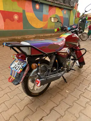 TVS HLX 125 2022 Red