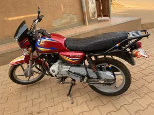Bajaj CT 125X 2023 Red